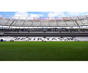 manutenzione tappeto erboso campo sportivo  besiktas