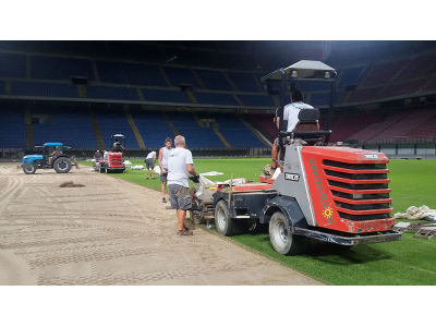 posa terreno erboso per stadio san siro